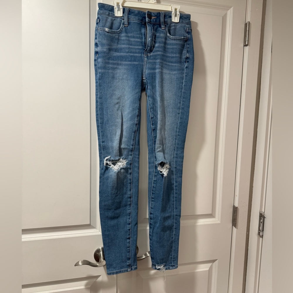 American Eagle Outfitters Light Blue Distressed Skinny Jeans